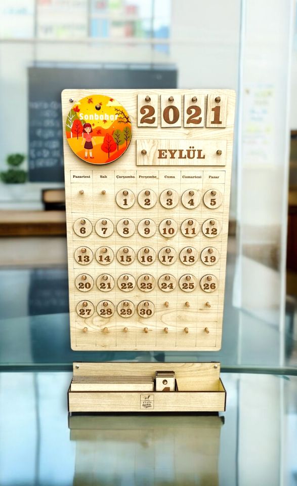 Türkçe Montessori Takvimi, Yeni Yürümeye Başlayan Çocuklar İçin Ahşap Takvim, Çocuklar İçin Hediyeler, Sınıf Takvimi