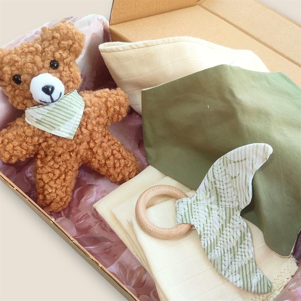 Bebek Hediyelik, Önlük, Mendil, Diş Kaşıyıcı, Ayı Arkadaşım Set