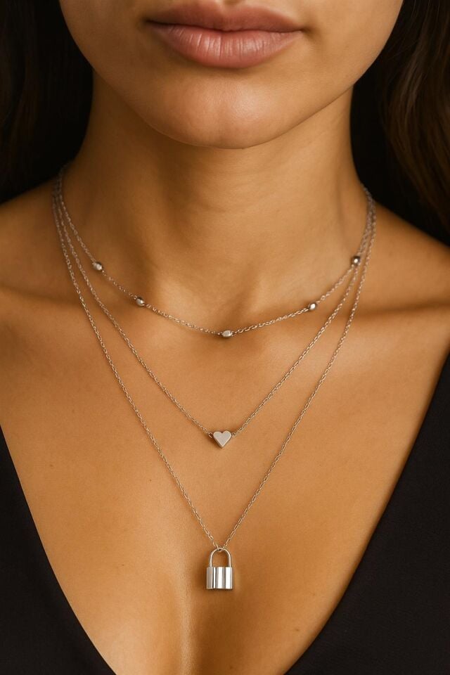 Gümüş Rengi Kilit Ve Kalp Charm Katmanlı Kolye